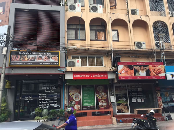 【300バーツくらいから】シャワーのあるタイマッサージ店でオイルマッサージを受ける画像