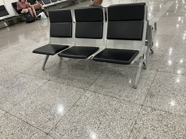 3席でフラット画像