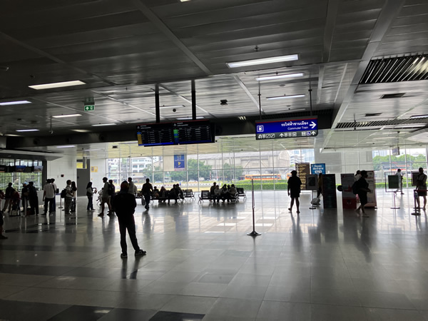 クルンテープ・アピワット中央駅構内画像