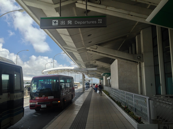 那覇空港 出発フロア画像